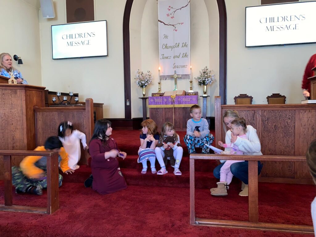 This image has an empty alt attribute; its file name is kids-msg-1024x768.jpg